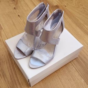 BCBGeneration Pearl Gold Sandal Hells Size 8M